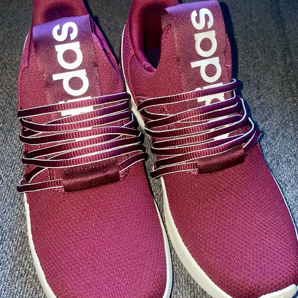 Adidas Lite Racer Adapt 7.0 in size 6.5 (women’s 7.5-8) in Maroon/Burgundy